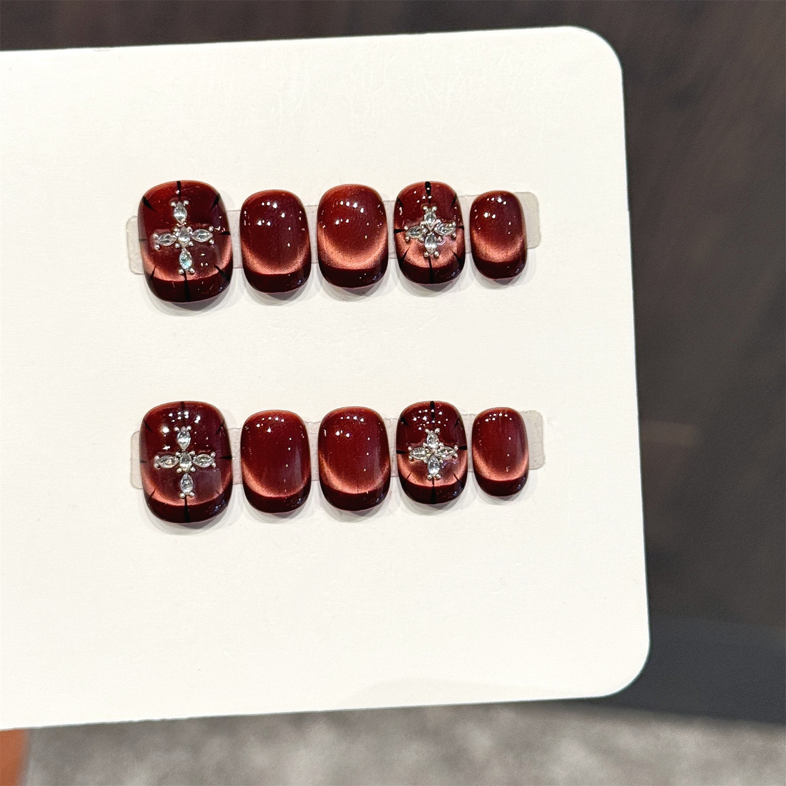 Nail Art Red - 10pcs Wine-red Cat's Eye Press On
