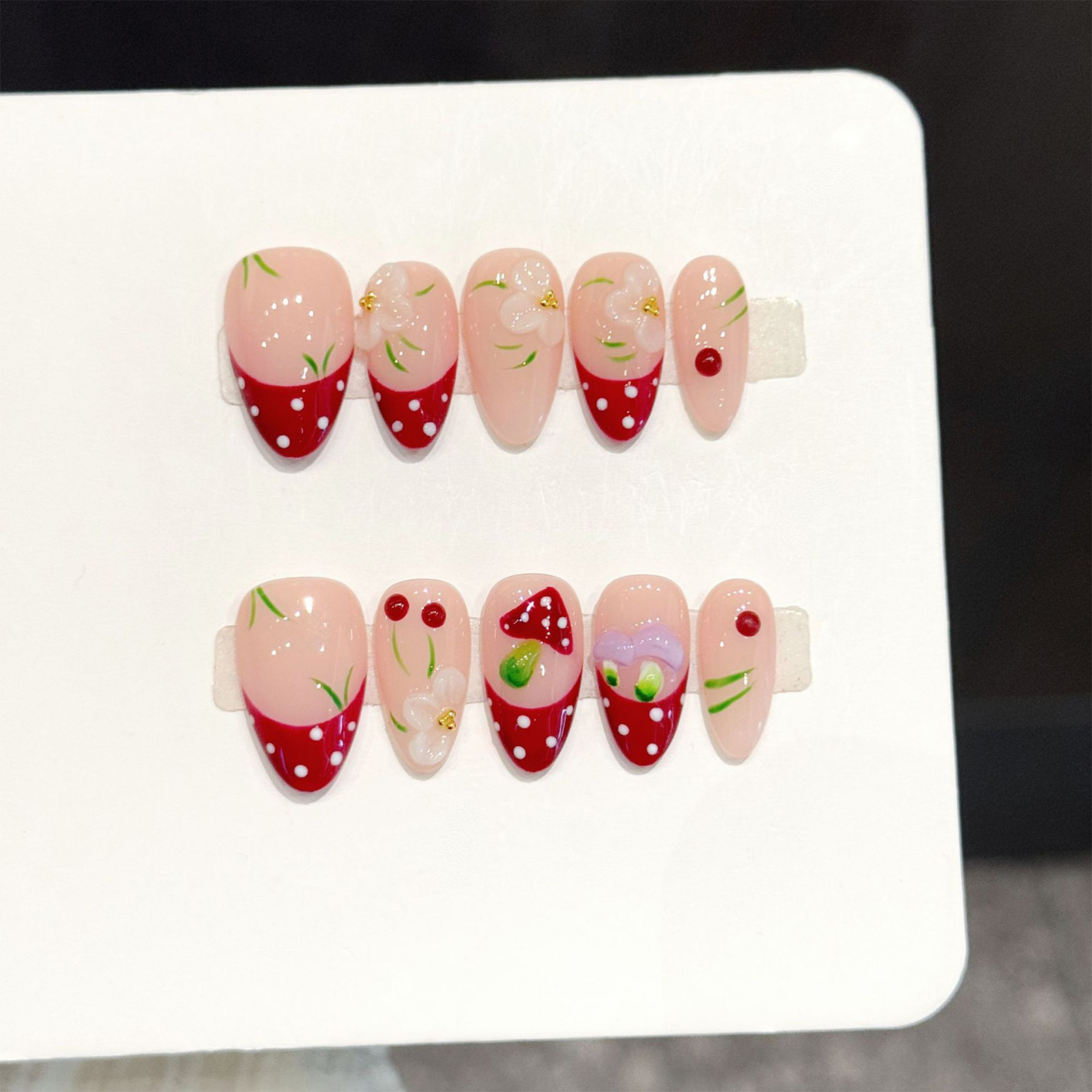 10Pcs Red White Polka Dot Desi - Nail Art Aesthetic recensie en prijs