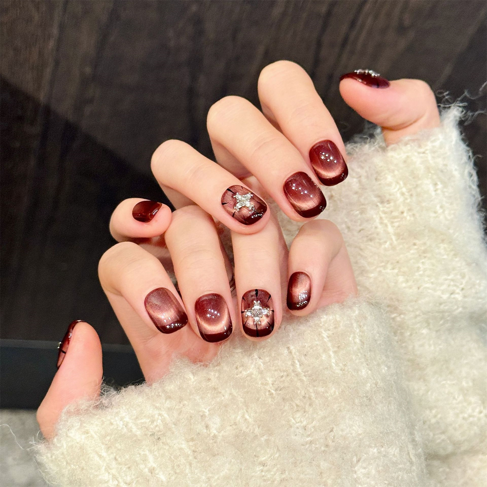 10pcs Wine-red Cat's Eye Press - Nail Art Red recensie en prijs
