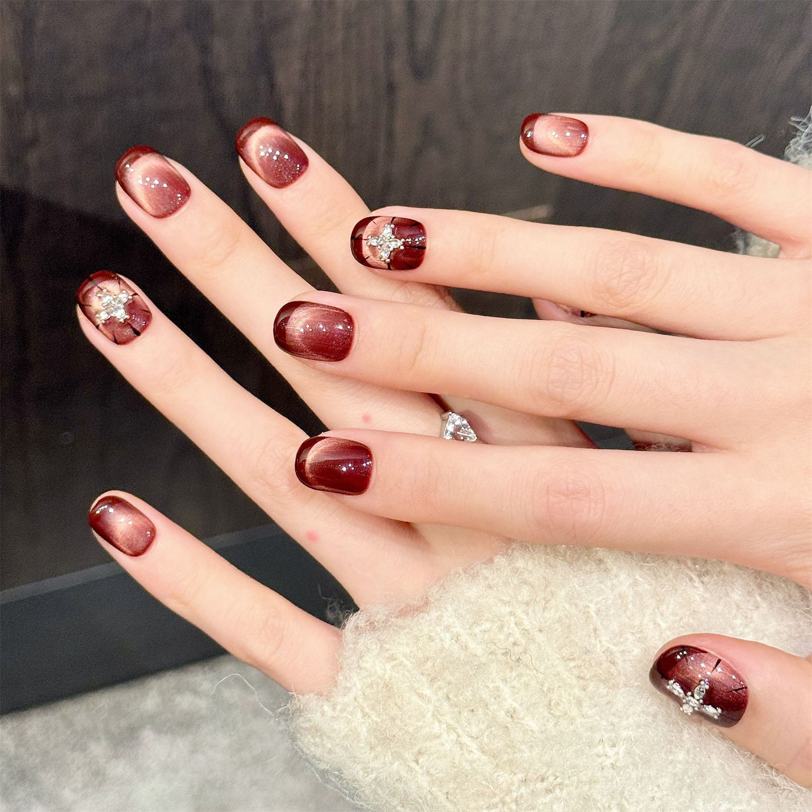 10pcs Wine-red Cat's Eye Press - Nail Art Red recensie en prijs